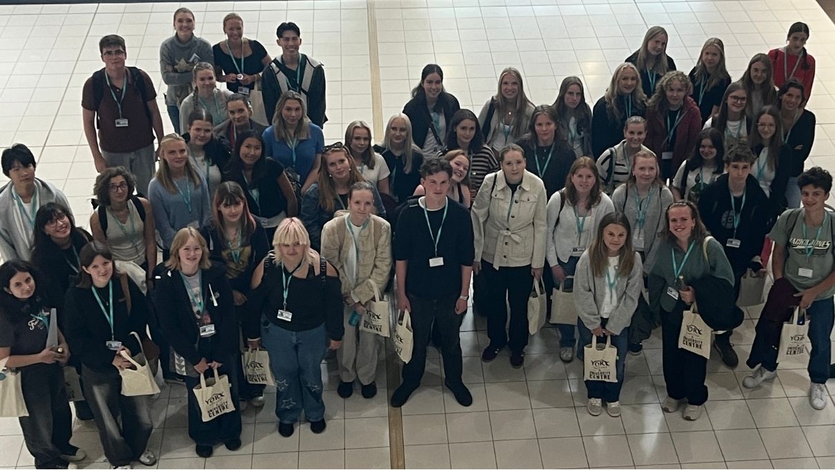 Thames cruise by night